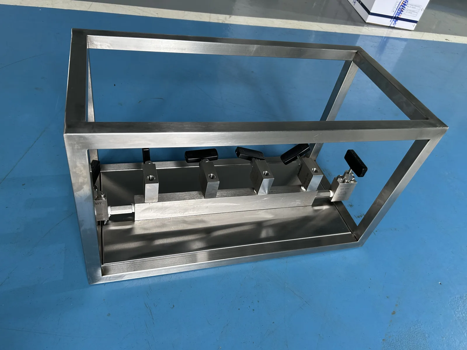 Test manifold configuration